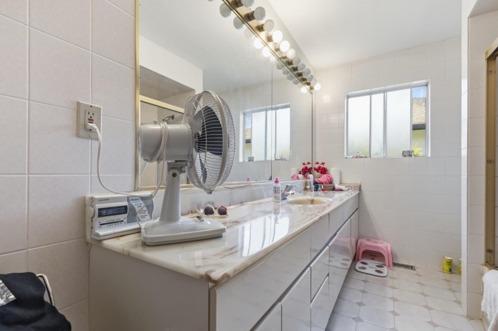 Photo 11 at 3055 Rosemont Drive, Fraserview VE, Vancouver East