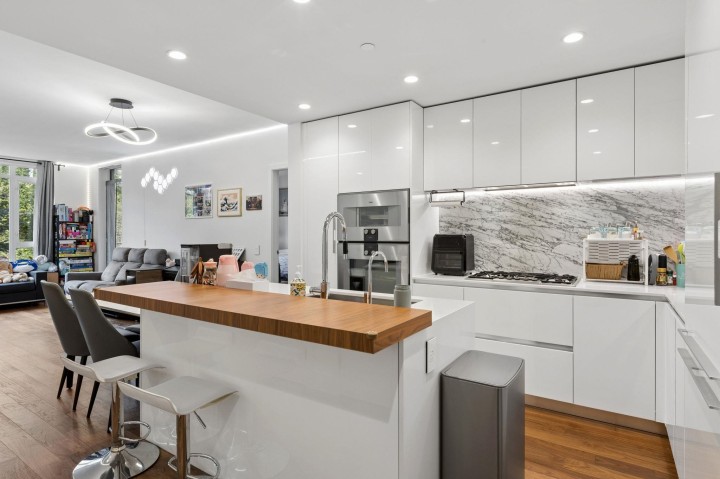 Photo 3 at 203 - 7428 Alberta Street, South Cambie, Vancouver West