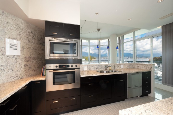 Photo 6 at 203 - 499 Broughton Street, Coal Harbour, Vancouver West