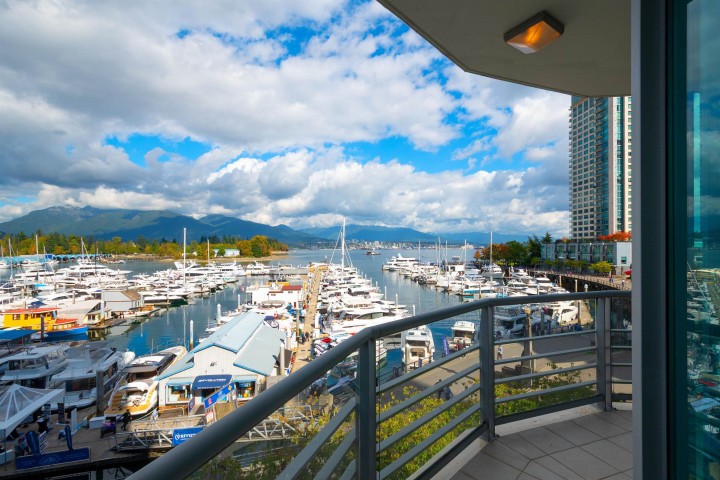 Photo 7 at 203 - 499 Broughton Street, Coal Harbour, Vancouver West