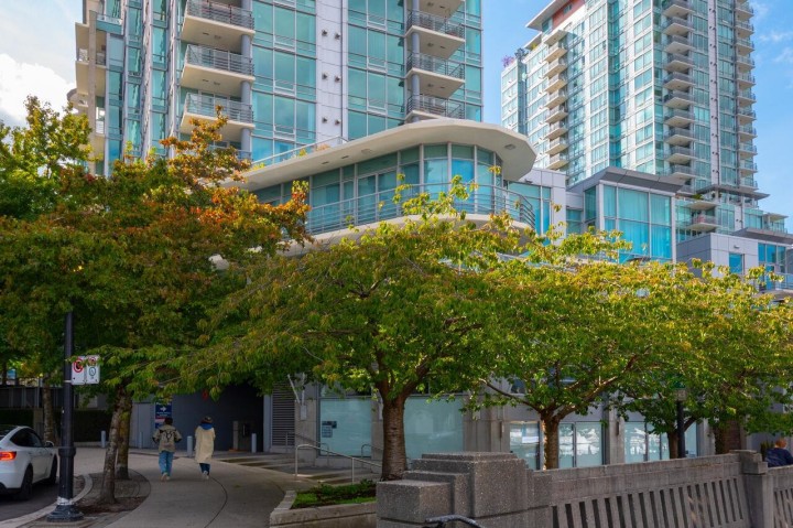 Photo 37 at 203 - 499 Broughton Street, Coal Harbour, Vancouver West