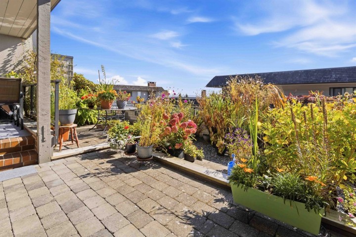 Photo 23 at 22 - 2214 Folkestone Way, Panorama Village, West Vancouver