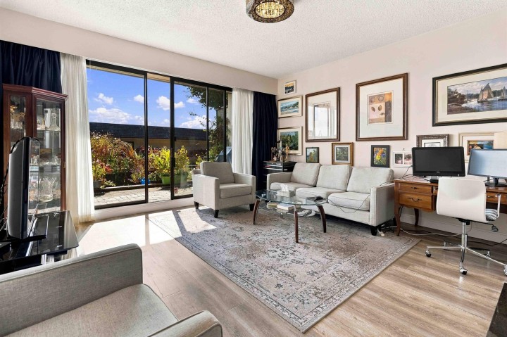 Photo 6 at 22 - 2214 Folkestone Way, Panorama Village, West Vancouver