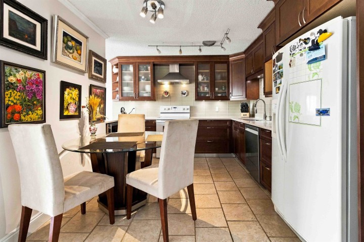 Photo 3 at 22 - 2214 Folkestone Way, Panorama Village, West Vancouver