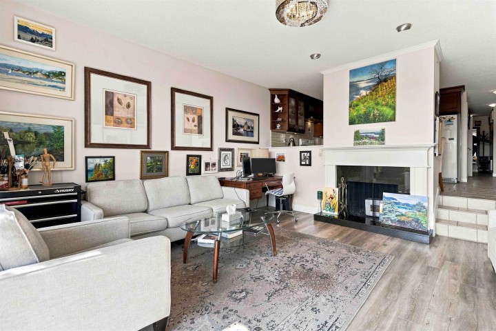 Photo 9 at 22 - 2214 Folkestone Way, Panorama Village, West Vancouver