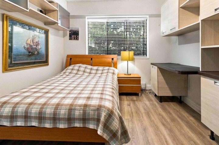 Photo 14 at 22 - 2214 Folkestone Way, Panorama Village, West Vancouver