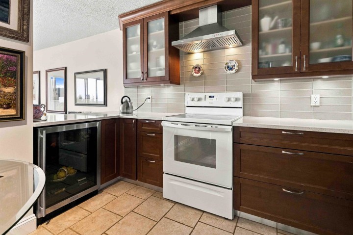 Photo 4 at 22 - 2214 Folkestone Way, Panorama Village, West Vancouver