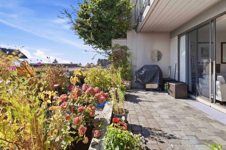 Photo 21 at 22 - 2214 Folkestone Way, Panorama Village, West Vancouver