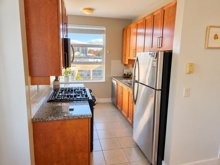Photo 13 at 612 - 2655 Cranberry Drive, Kitsilano, Vancouver West