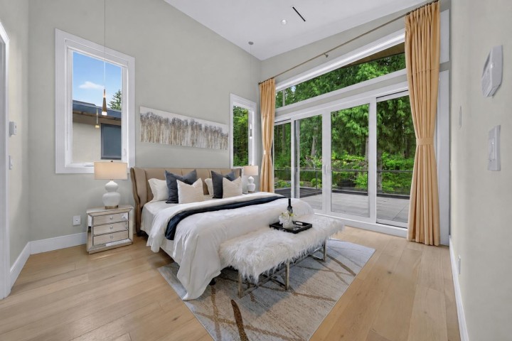 Photo 12 at 31 Glenmore Drive, Glenmore, West Vancouver