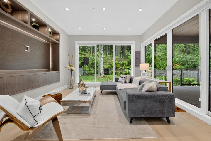 Photo 7 at 31 Glenmore Drive, Glenmore, West Vancouver