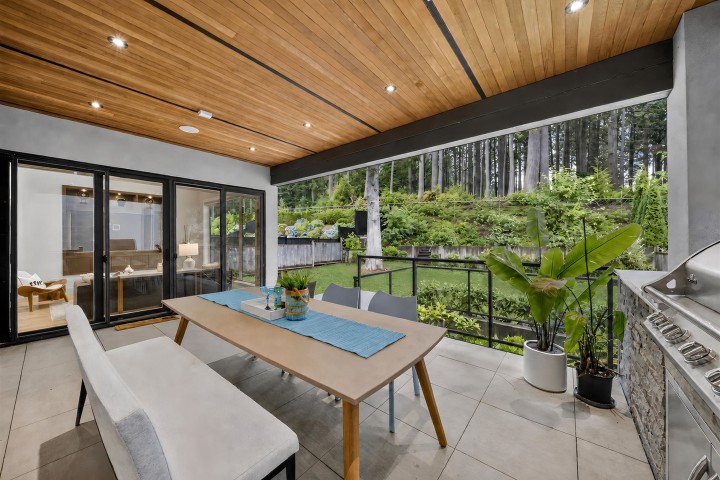 Photo 9 at 31 Glenmore Drive, Glenmore, West Vancouver
