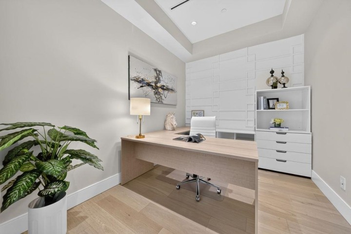 Photo 10 at 31 Glenmore Drive, Glenmore, West Vancouver
