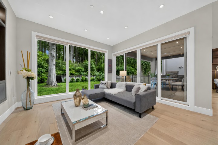 Photo 8 at 31 Glenmore Drive, Glenmore, West Vancouver