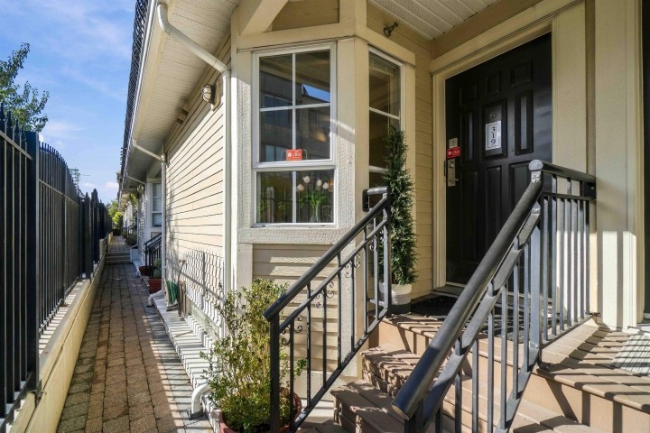 Photo 3 at 319 - 678 W 7th Avenue, Fairview VW, Vancouver West