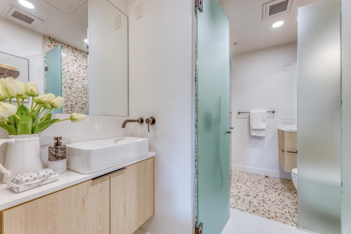 Photo 17 at 512 - 2471 St. George Street, Mount Pleasant VE, Vancouver East