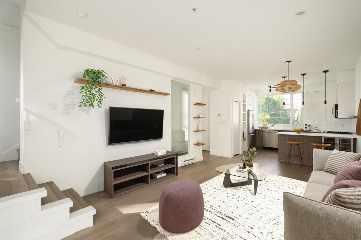 Photo 3 at 2337 Brunswick Street, Mount Pleasant VE, Vancouver East
