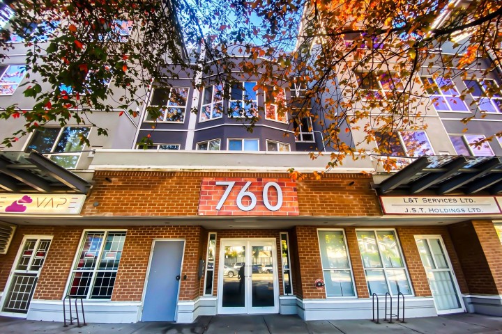 Photo 1 at PH10 - 760 Kingsway, Fraser VE, Vancouver East