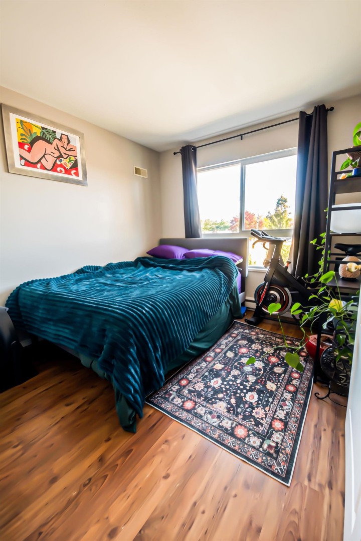 Photo 5 at PH10 - 760 Kingsway, Fraser VE, Vancouver East