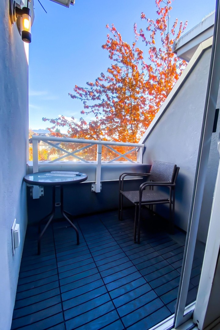 Photo 10 at PH10 - 760 Kingsway, Fraser VE, Vancouver East