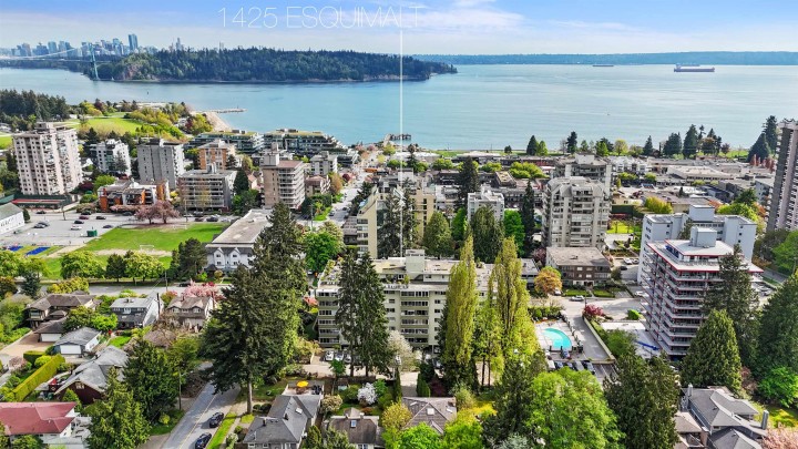 Photo 4 at 212 - 1425 Esquimalt Avenue, Ambleside, West Vancouver