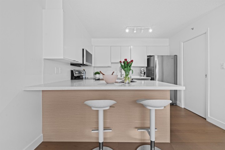 Photo 2 at 204 - 1633 W 8th Avenue, Fairview VW, Vancouver West