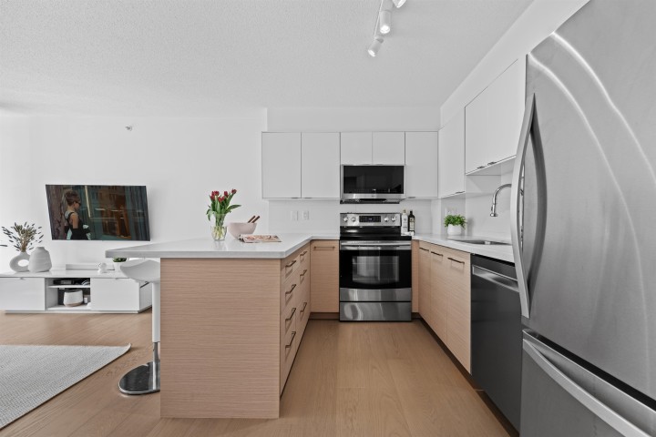 Photo 4 at 204 - 1633 W 8th Avenue, Fairview VW, Vancouver West