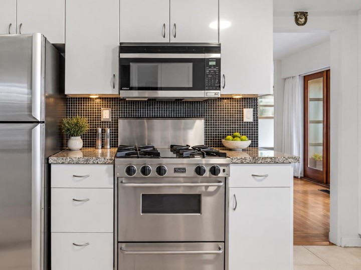 Photo 13 at 68 Bonnymuir Drive, Glenmore, West Vancouver