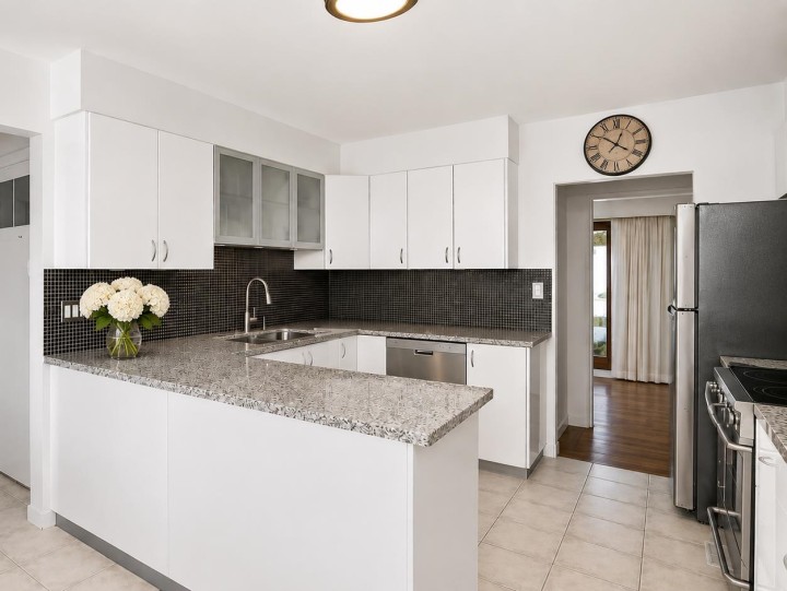 Photo 12 at 68 Bonnymuir Drive, Glenmore, West Vancouver