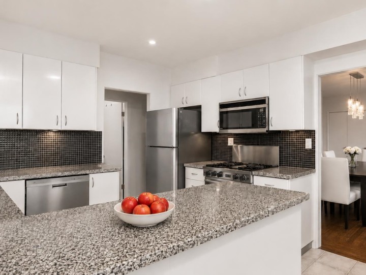 Photo 14 at 68 Bonnymuir Drive, Glenmore, West Vancouver