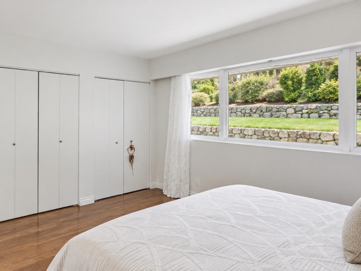Photo 15 at 68 Bonnymuir Drive, Glenmore, West Vancouver