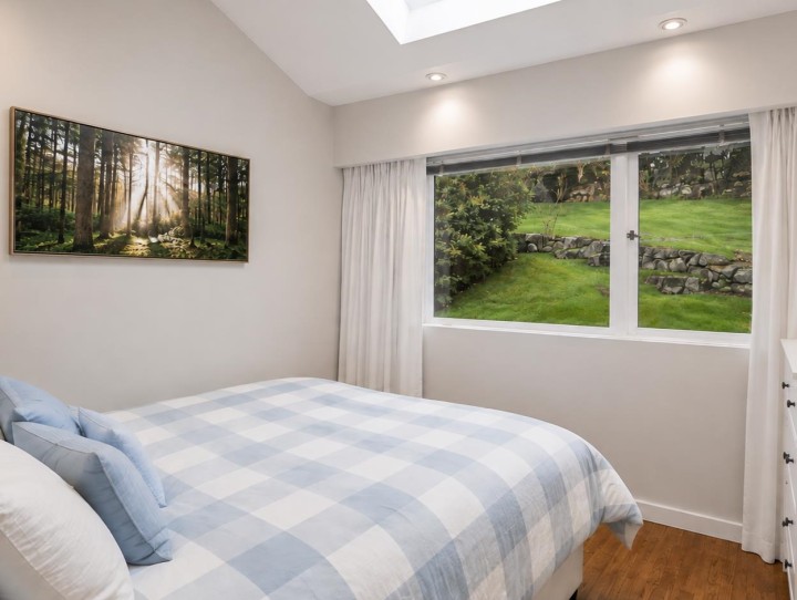 Photo 19 at 68 Bonnymuir Drive, Glenmore, West Vancouver