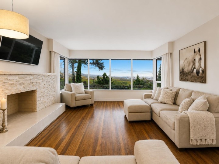 Photo 8 at 68 Bonnymuir Drive, Glenmore, West Vancouver
