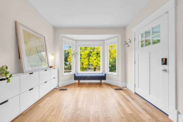 Photo 3 at 853 E 20th Avenue, Fraser VE, Vancouver East