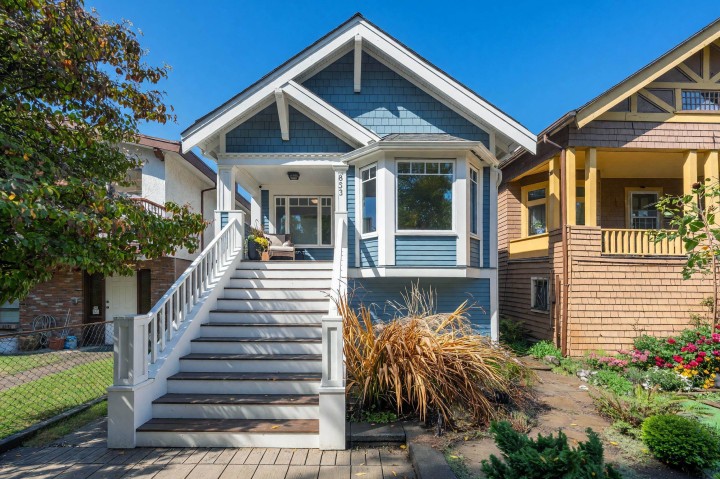 Photo 1 at 853 E 20th Avenue, Fraser VE, Vancouver East