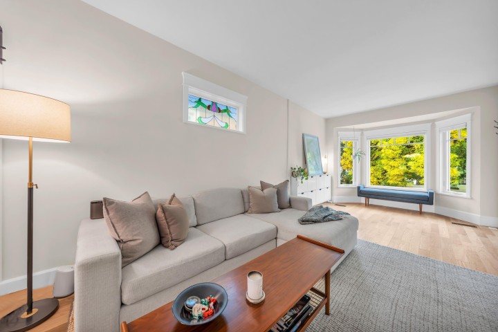 Photo 9 at 853 E 20th Avenue, Fraser VE, Vancouver East