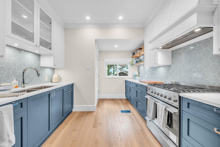 Photo 10 at 853 E 20th Avenue, Fraser VE, Vancouver East