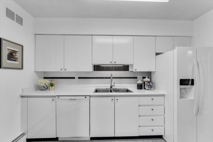 Photo 12 at 701 - 1010 Burnaby Street, West End VW, Vancouver West