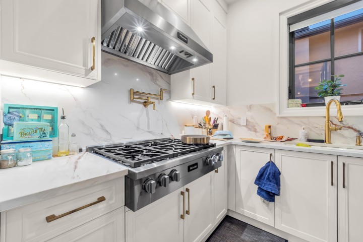 Photo 7 at 1443 W 57th Avenue, South Granville, Vancouver West