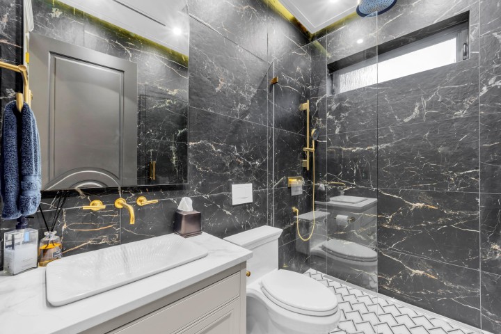 Photo 9 at 1443 W 57th Avenue, South Granville, Vancouver West