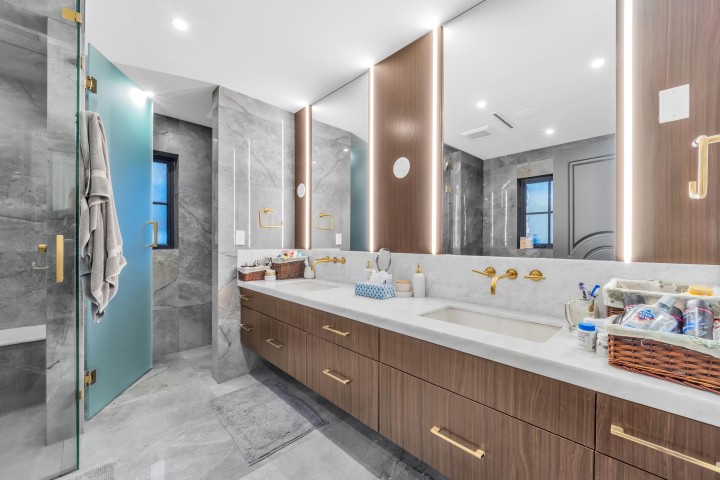 Photo 11 at 1443 W 57th Avenue, South Granville, Vancouver West
