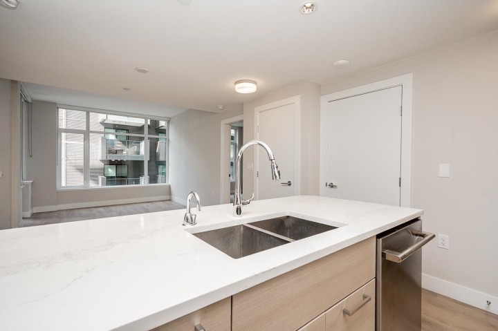 Photo 6 at 310 - 3451 Sawmill Crescent, South Marine, Vancouver East