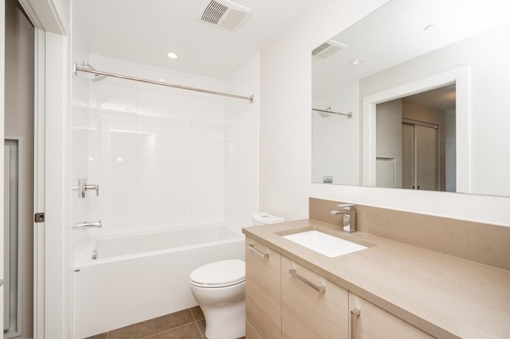 Photo 13 at 310 - 3451 Sawmill Crescent, South Marine, Vancouver East