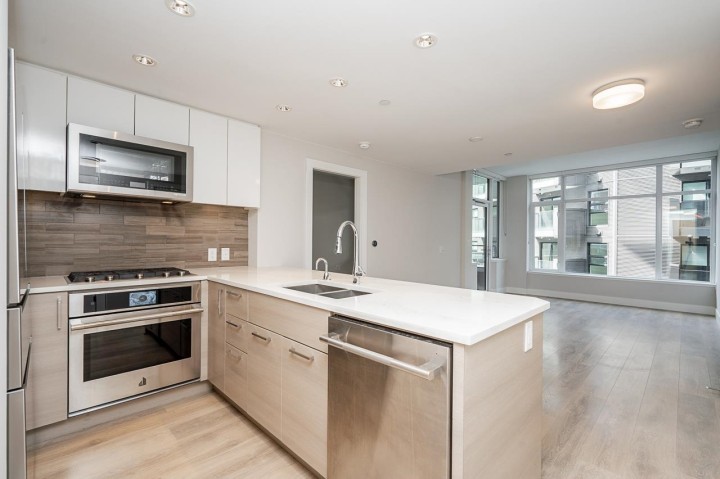 Photo 5 at 310 - 3451 Sawmill Crescent, South Marine, Vancouver East