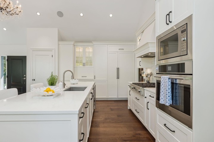 Photo 13 at 435 Macbeth Crescent, Cedardale, West Vancouver