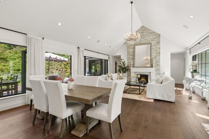 Photo 12 at 435 Macbeth Crescent, Cedardale, West Vancouver