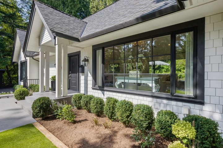 Photo 3 at 435 Macbeth Crescent, Cedardale, West Vancouver