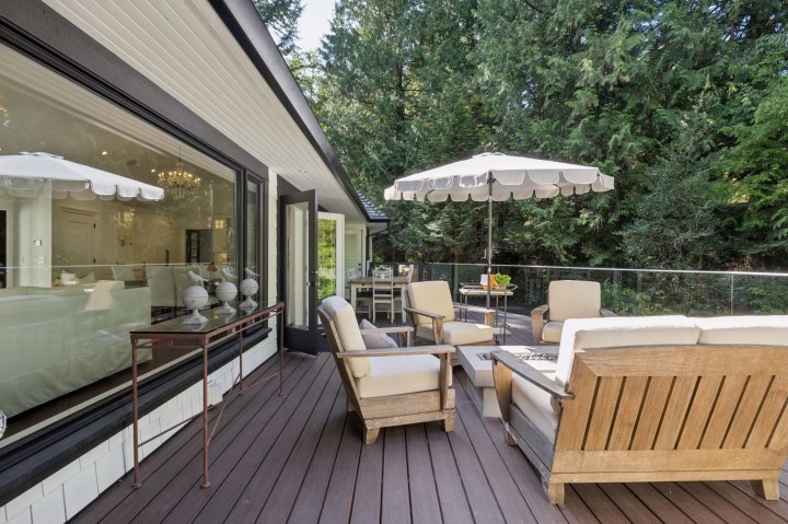 Photo 30 at 435 Macbeth Crescent, Cedardale, West Vancouver