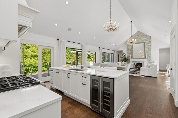 Photo 14 at 435 Macbeth Crescent, Cedardale, West Vancouver