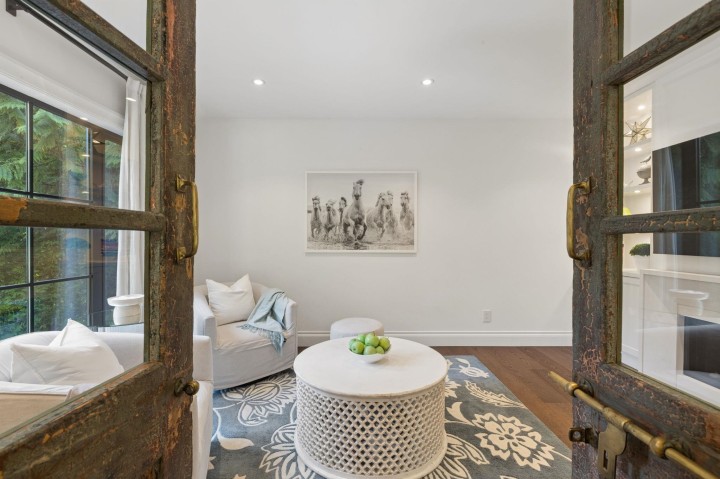 Photo 15 at 435 Macbeth Crescent, Cedardale, West Vancouver